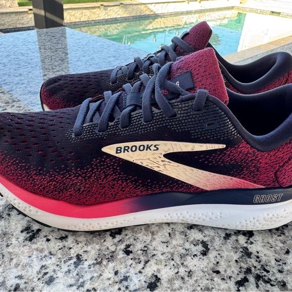 Brooks Shoes - Brooks Women's Running Shoes - Black and Pink ghost 16 size 10